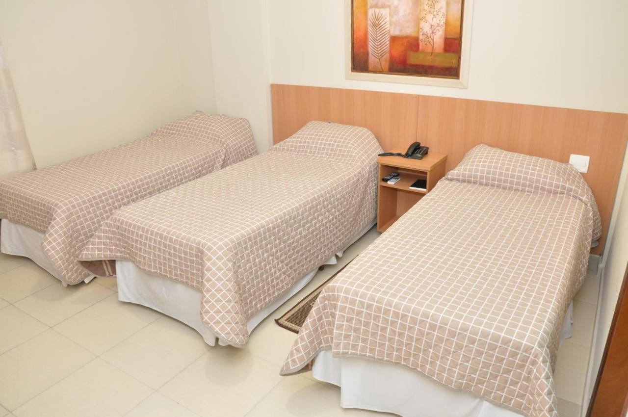 Lotus Hotel - A 6 Km Do Santuario De Aparecida-Sp Гуаратінгета Екстер'єр фото