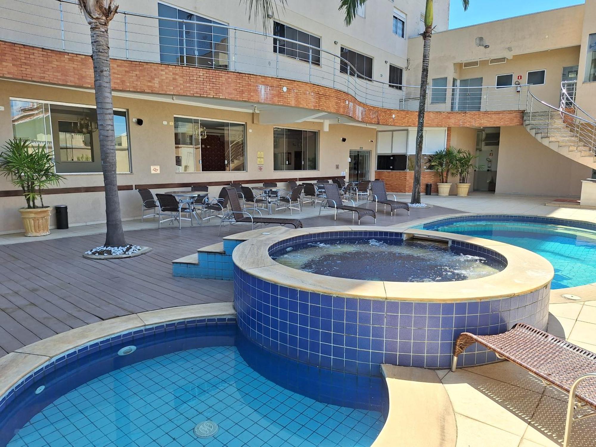 Lotus Hotel - A 6 Km Do Santuario De Aparecida-Sp Гуаратінгета Екстер'єр фото