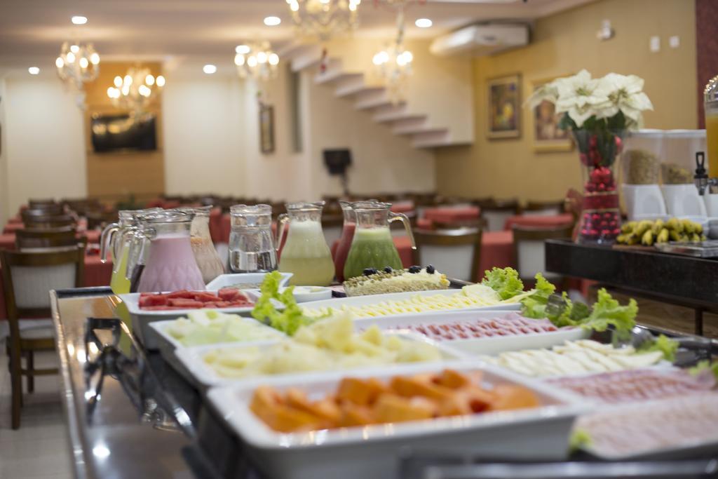 Lotus Hotel - A 6 Km Do Santuario De Aparecida-Sp Гуаратінгета Екстер'єр фото