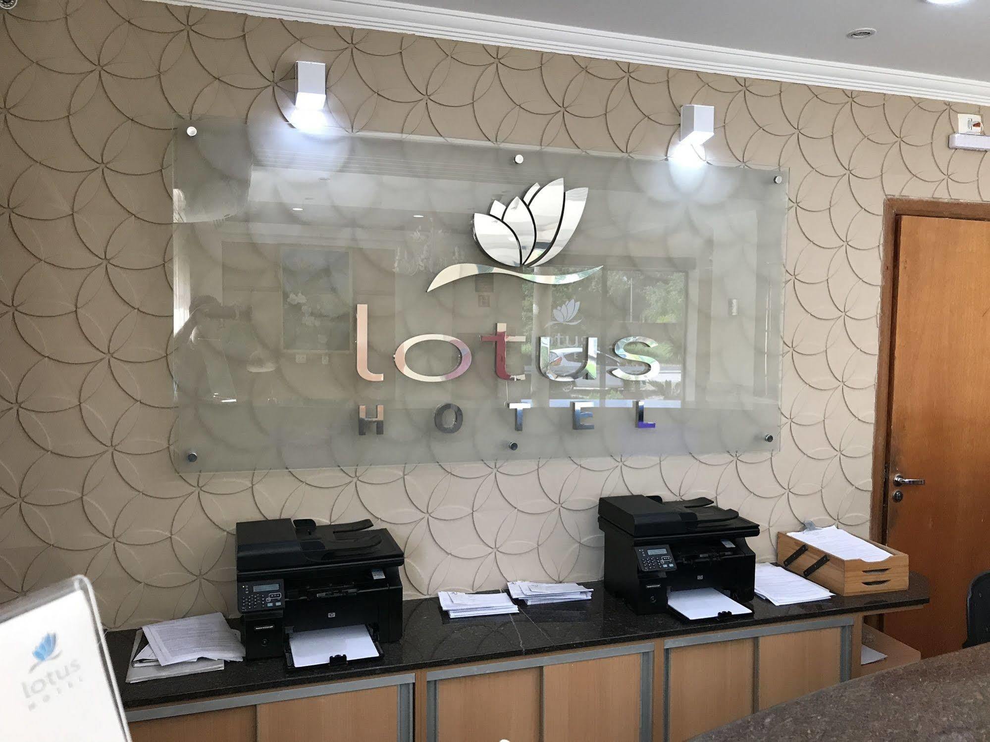 Lotus Hotel - A 6 Km Do Santuario De Aparecida-Sp Гуаратінгета Екстер'єр фото