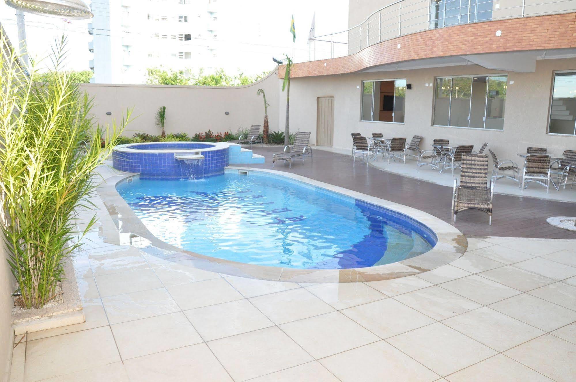 Lotus Hotel - A 6 Km Do Santuario De Aparecida-Sp Гуаратінгета Екстер'єр фото