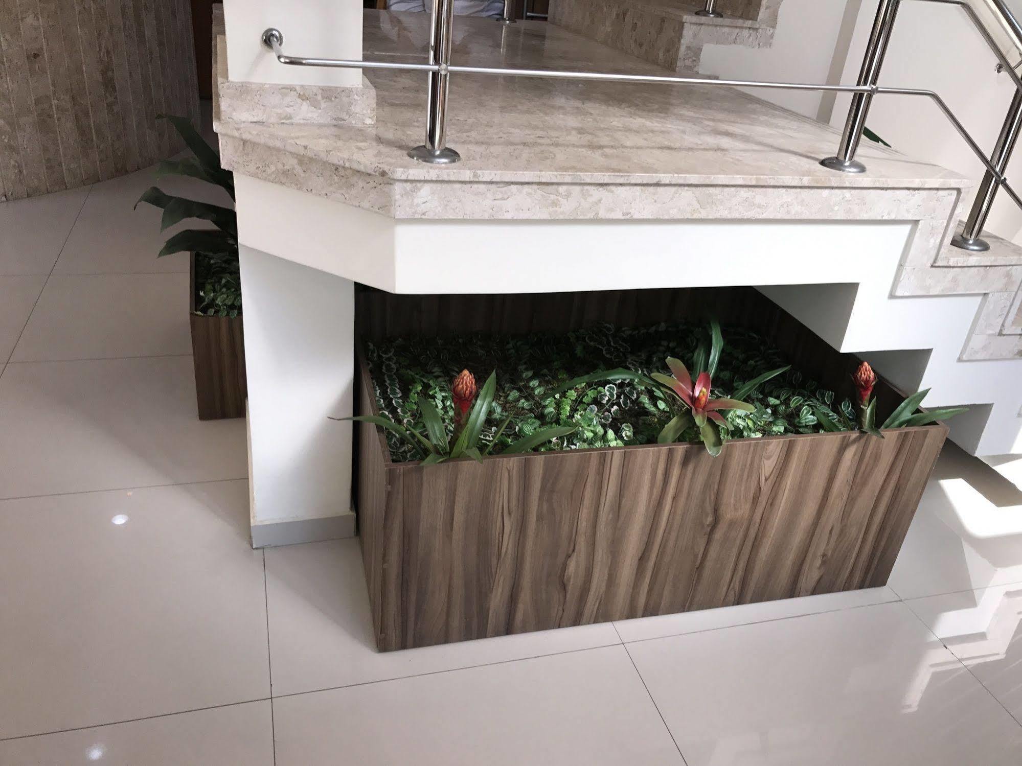 Lotus Hotel - A 6 Km Do Santuario De Aparecida-Sp Гуаратінгета Екстер'єр фото